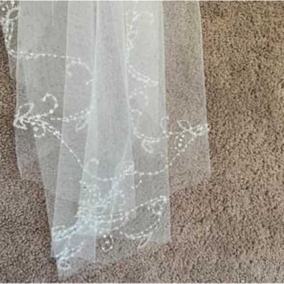 Bridal veil - Picture 2 of 4